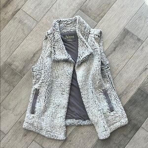 Natural Reflections Gray Fleece Vest